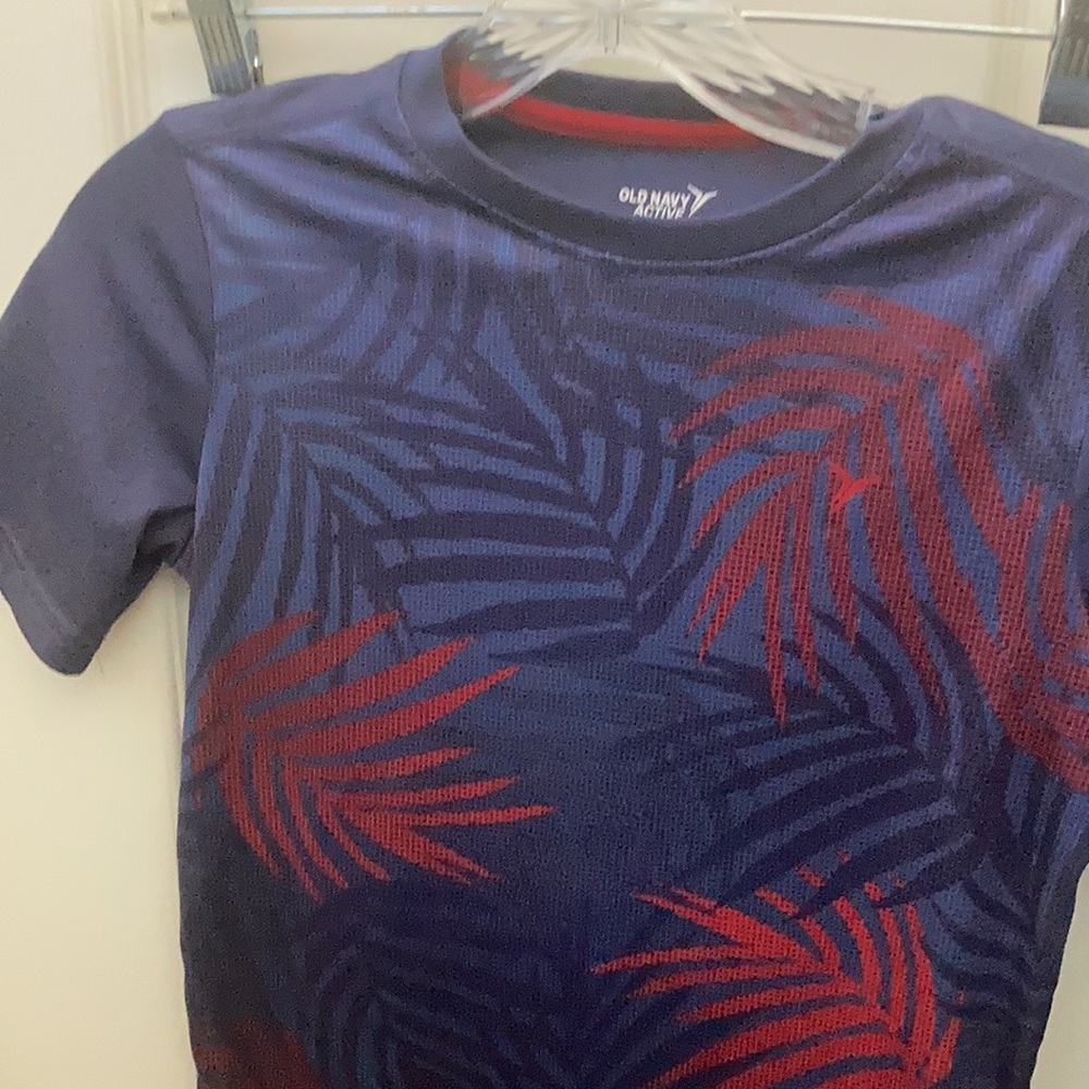Children’s old navy active tee large